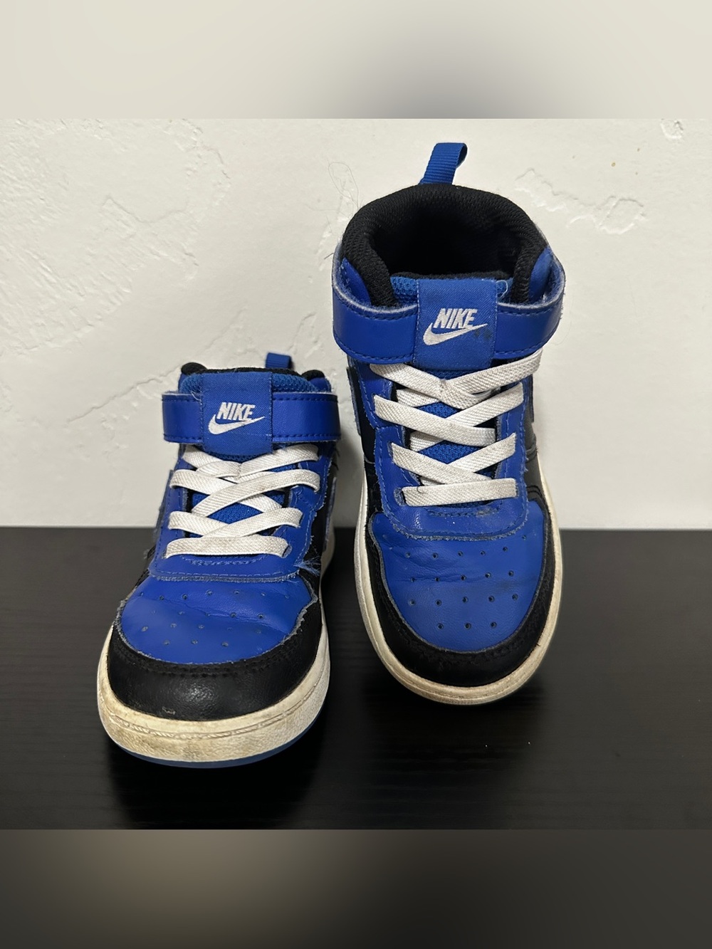 Nike Kids Court Borough Mid 2 Ankle Sneakers Shoes Boys Blue Black size 9C